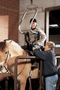 surehands_tilbeugel_op_paard.jpg